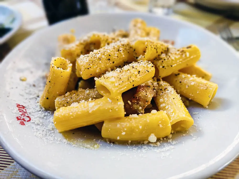 Trattoria Da Enzo al 29 signature dishes Gricia e Carbonara
Abbacchio Allo Scottadito
Enzo's Tiramisù